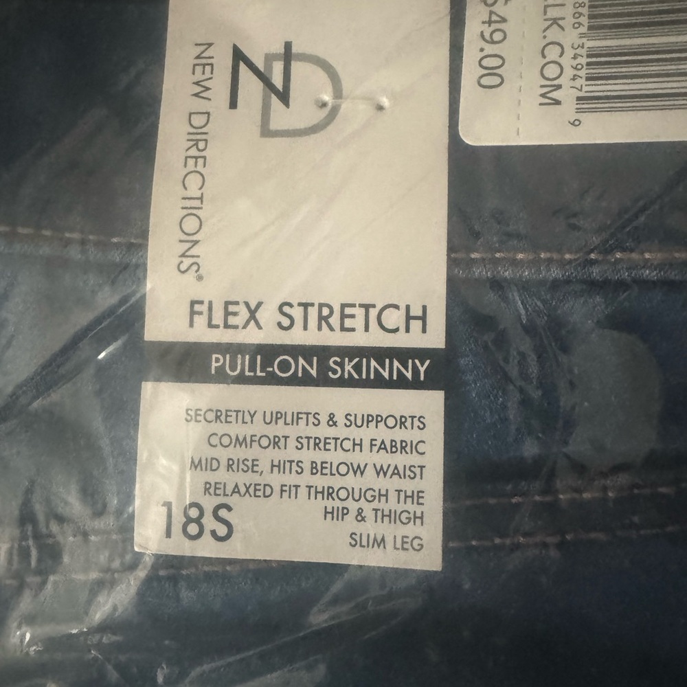 New Directions women’s Dark Blue Skinny Jeans